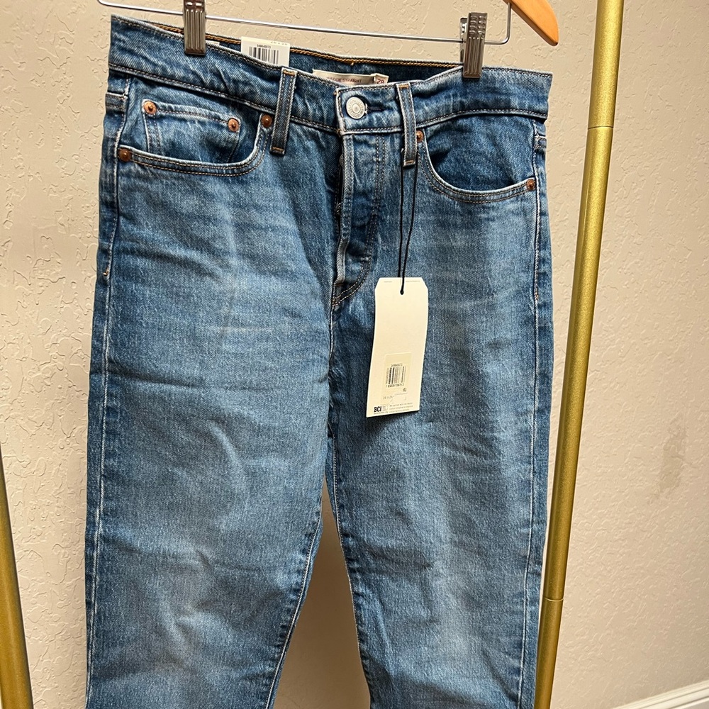 NWT Levi’s Wedgie Straight Jeans 28 x 26